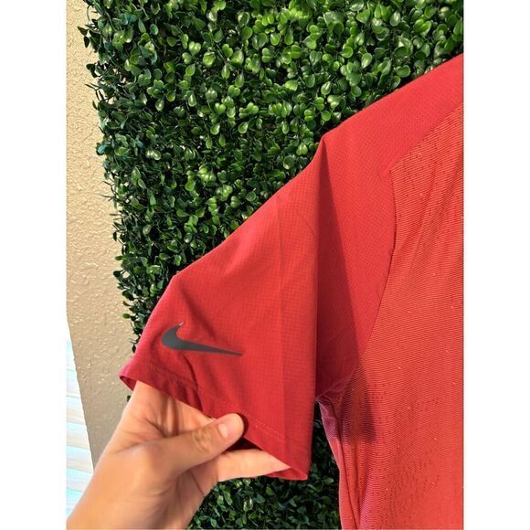 Nike Men's TECH PACK TOP HYBRID RUNNING SHIRT Red Dri-Fit Small - Picture 3 of 6